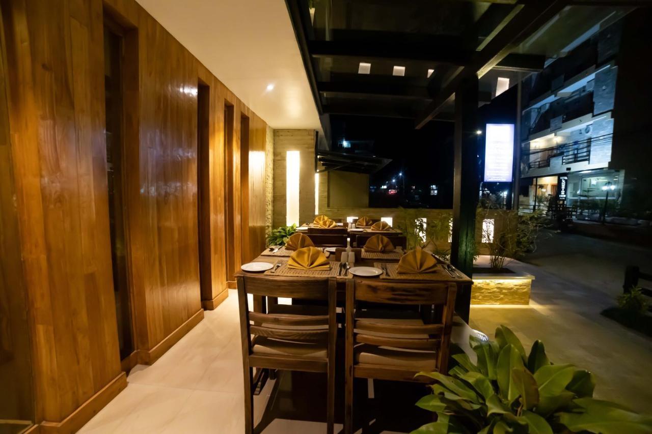 Aabas Pokhara By Barahi Hospitality Hotel ภายนอก รูปภาพ