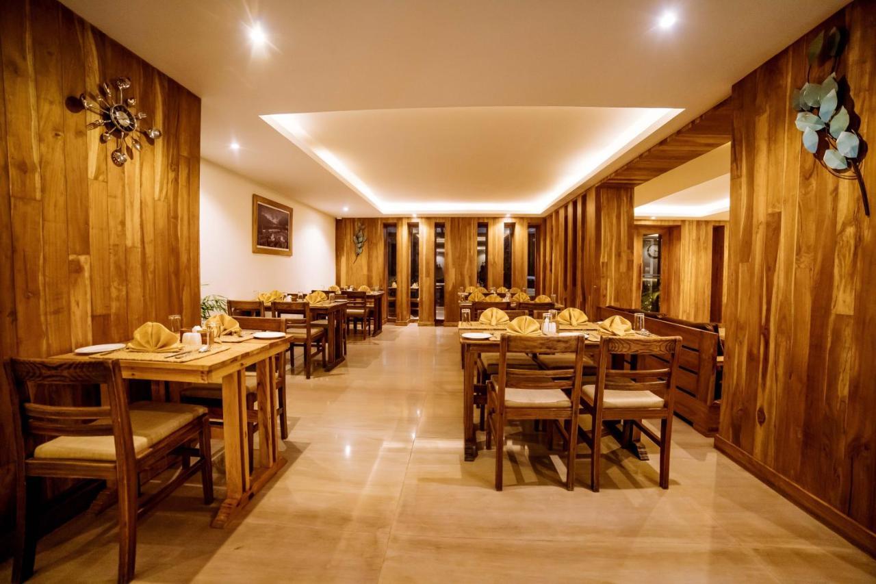 Aabas Pokhara By Barahi Hospitality Hotel ภายนอก รูปภาพ