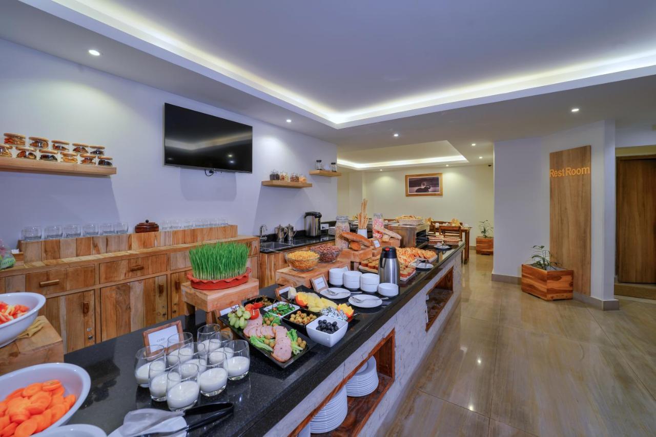 Aabas Pokhara By Barahi Hospitality Hotel ภายนอก รูปภาพ