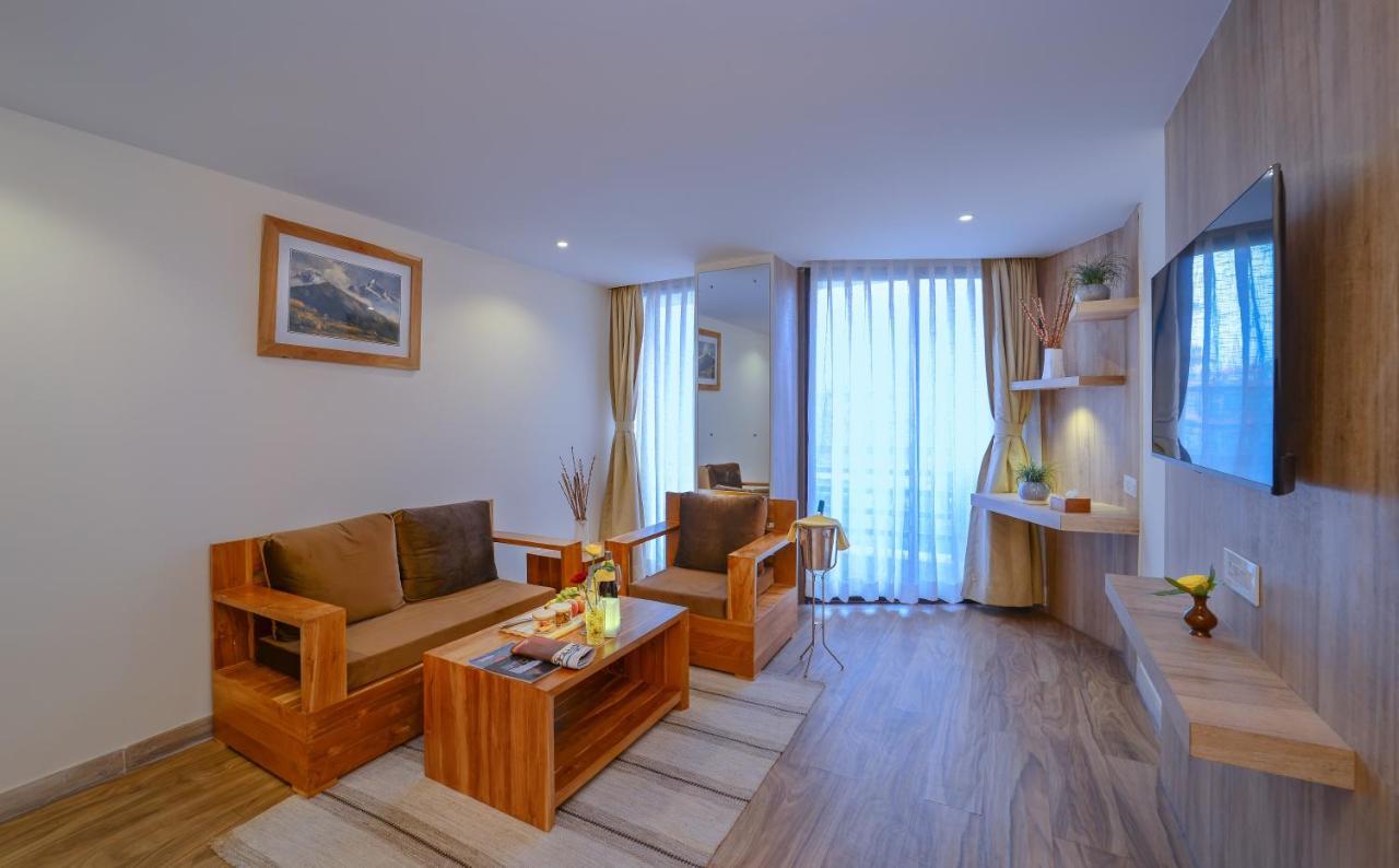 Aabas Pokhara By Barahi Hospitality Hotel ภายนอก รูปภาพ