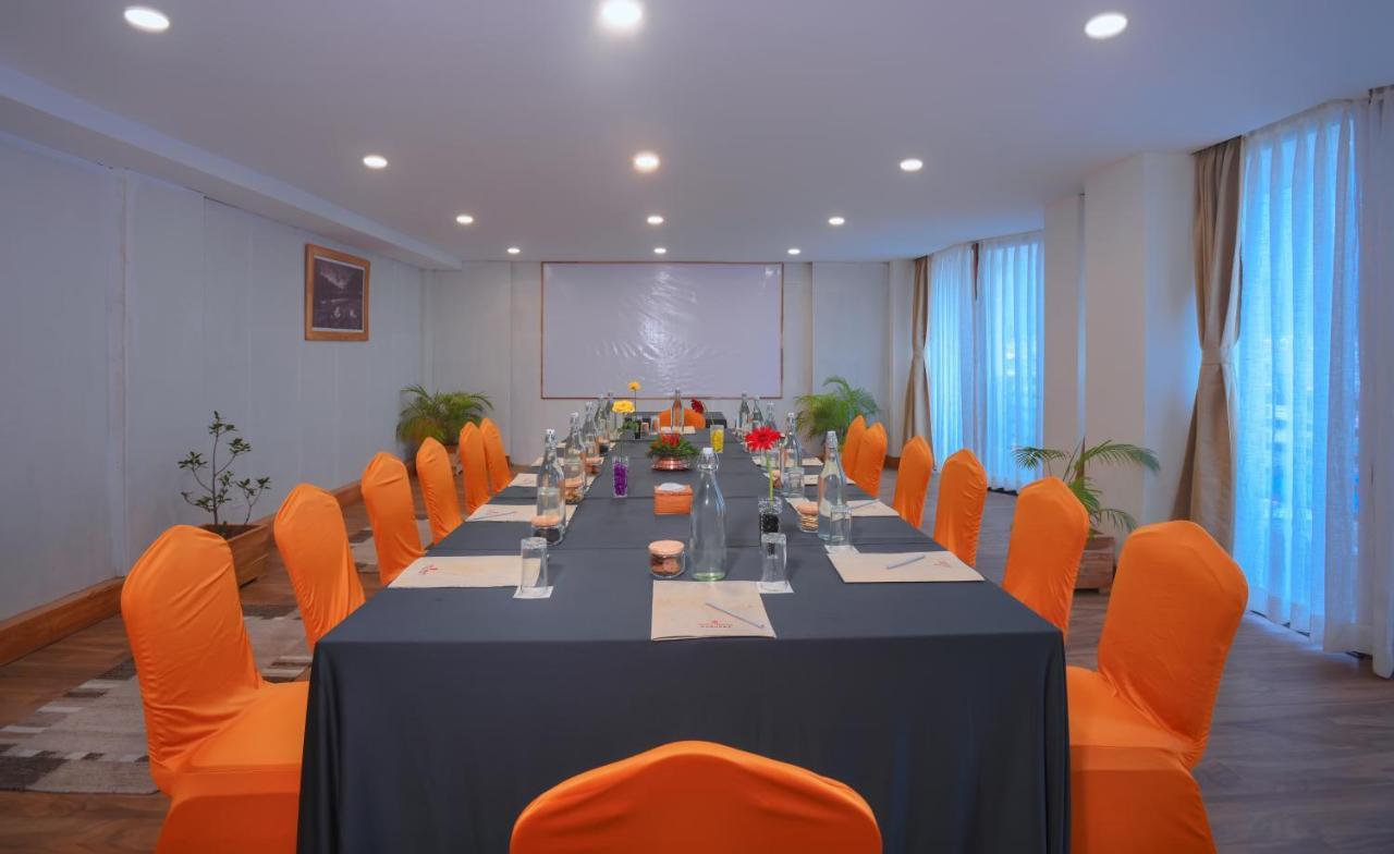 Aabas Pokhara By Barahi Hospitality Hotel ภายนอก รูปภาพ