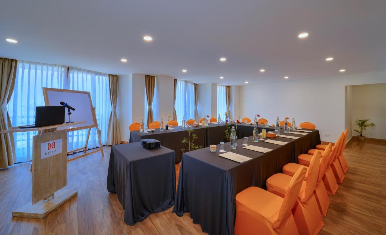 Aabas Pokhara By Barahi Hospitality Hotel ภายนอก รูปภาพ