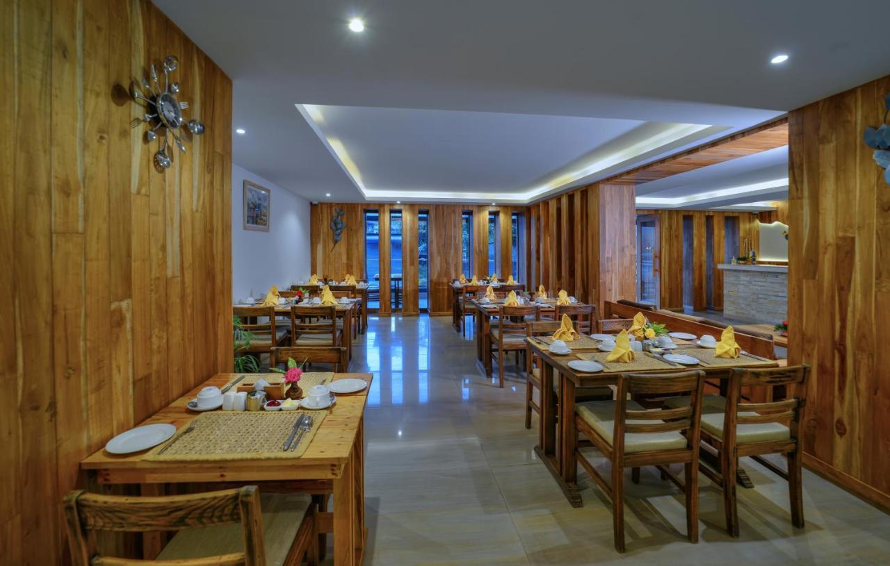 Aabas Pokhara By Barahi Hospitality Hotel ภายนอก รูปภาพ