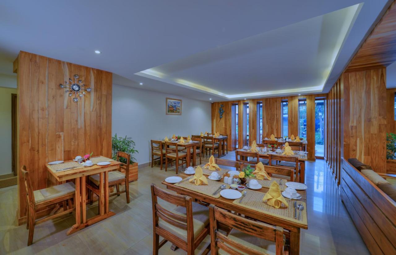 Aabas Pokhara By Barahi Hospitality Hotel ภายนอก รูปภาพ